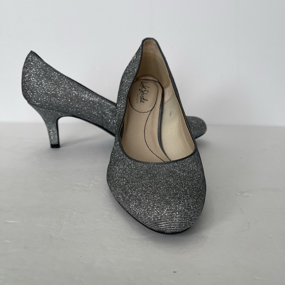 Life Stride Silver Sparkles Heels Shoe Sz 8.5 W Parigi Pewter Closed Toe Glitter